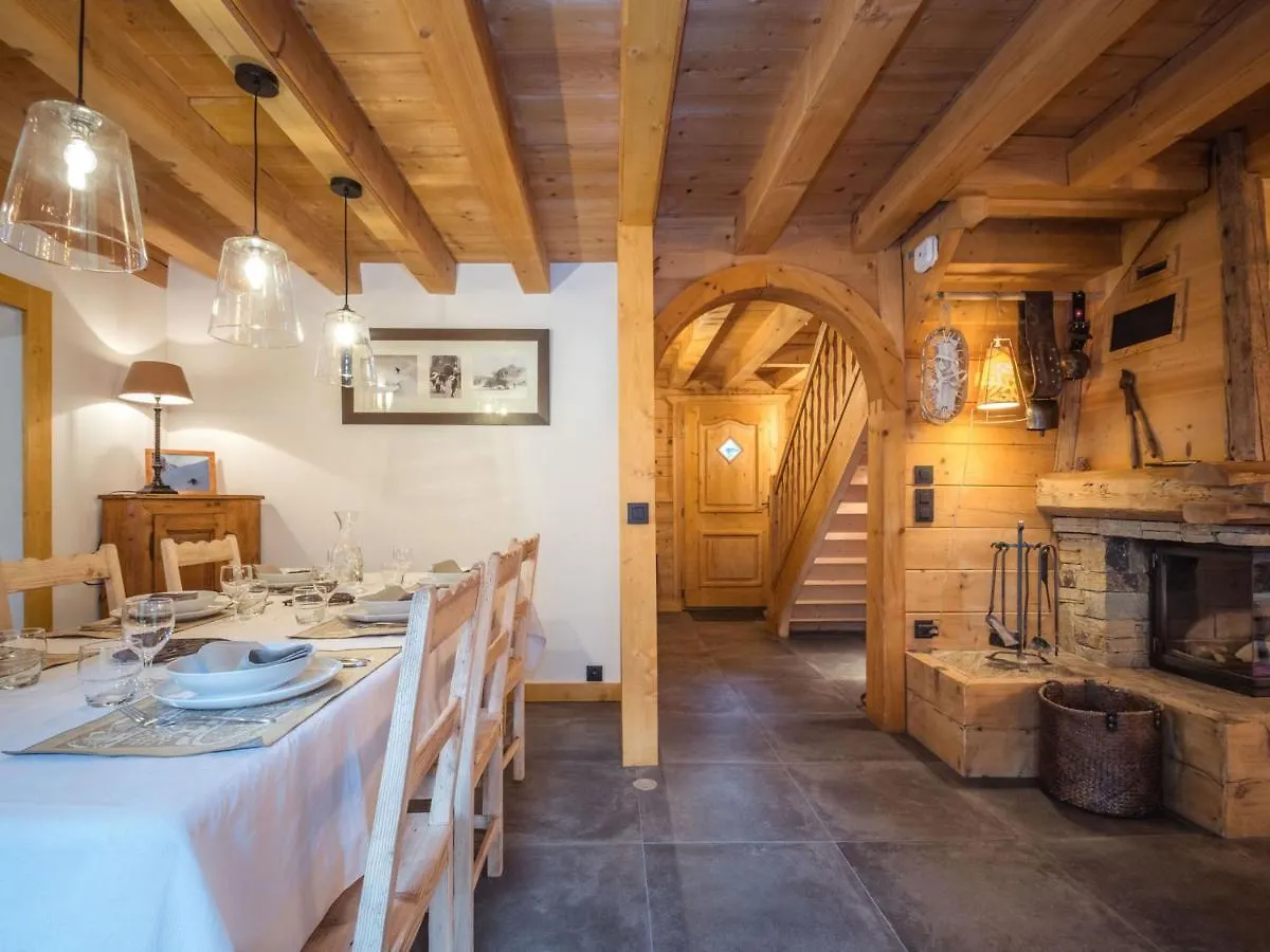 Chalet 4 Etoiles Avec Wifi Et Parking Proche Du Centre A Chamonix - Fr-1-343-224