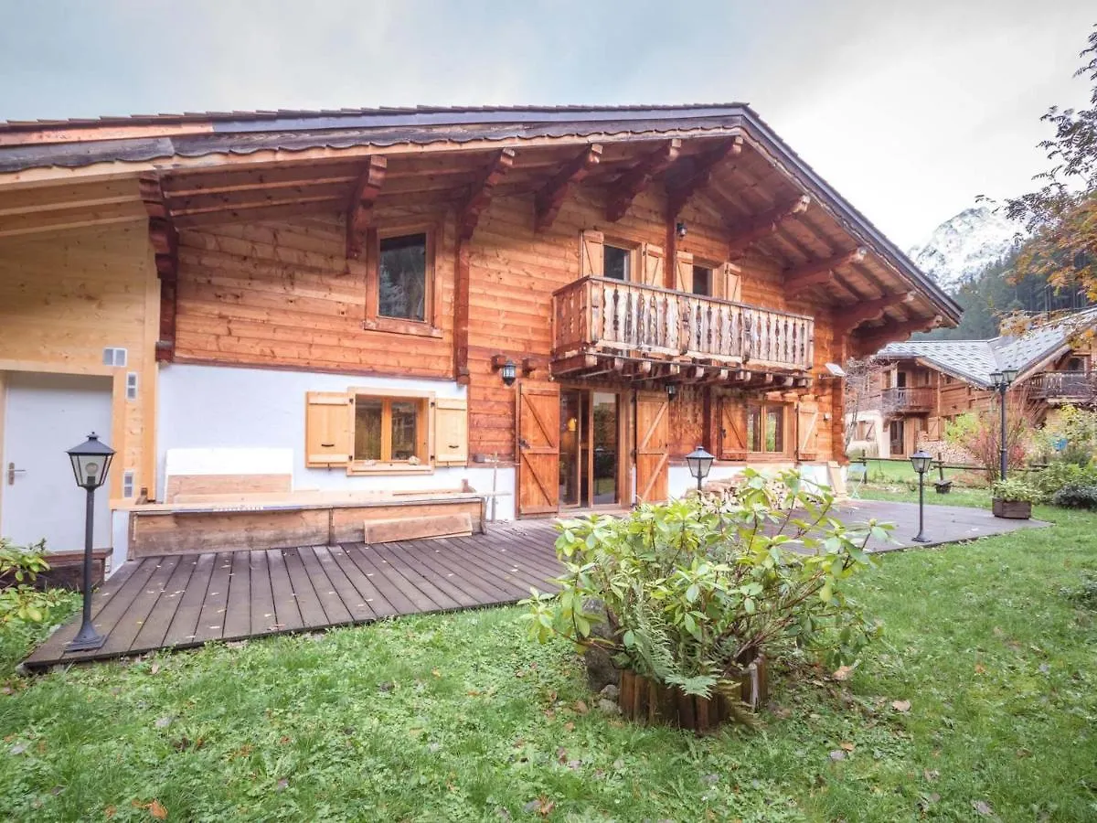 Chalet 4 Etoiles Avec Wifi Et Parking Proche Du Centre A Chamonix - Fr-1-343-224 0*,
