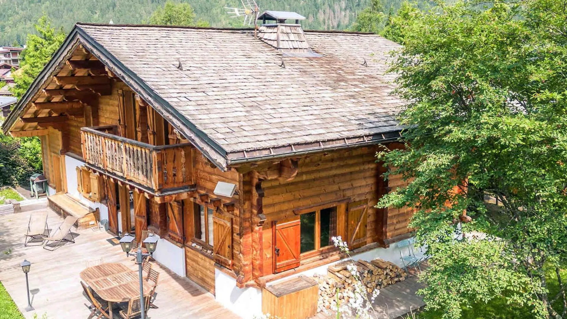 Chalet 4 Etoiles Avec Wifi Et Parking Proche Du Centre A Chamonix - Fr-1-343-224